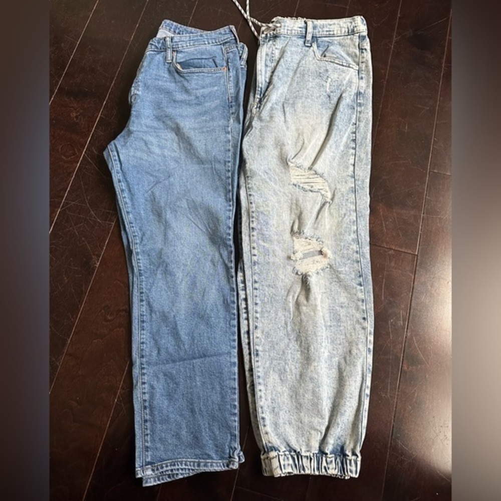 Jean Bundle of Two Universal Thread and Celebrity Pin Jean Bundle Size 14